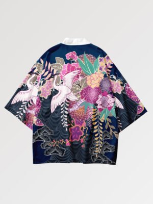 haori japonais pour femme orné de fleurs et de grues représente le calme et la sagesse