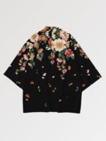 Élégant haori yukata orné de différentes fleurs dans une couleur sobre